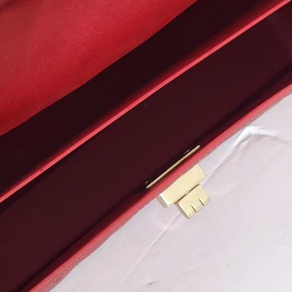 Caleesa Quilted Wine Red Crossbody Jelly Women's Rectangle Shoulder Purse - Picture 6 of 6